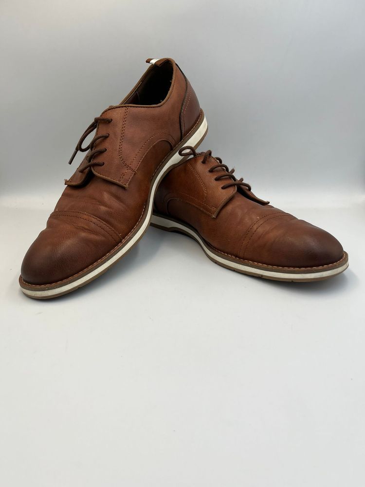 Brown Leather Lace-Up Shoes